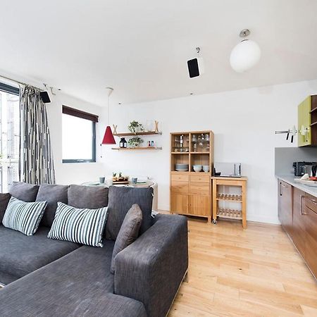 Stylish 2 Bedroom Flat With Balcony In Londyn Zewnętrze zdjęcie