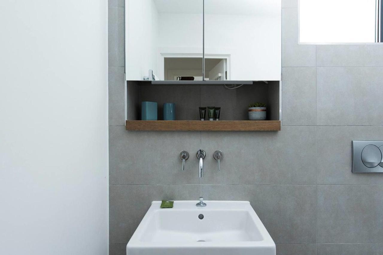 Stylish 2 Bedroom Flat With Balcony In Londyn Zewnętrze zdjęcie