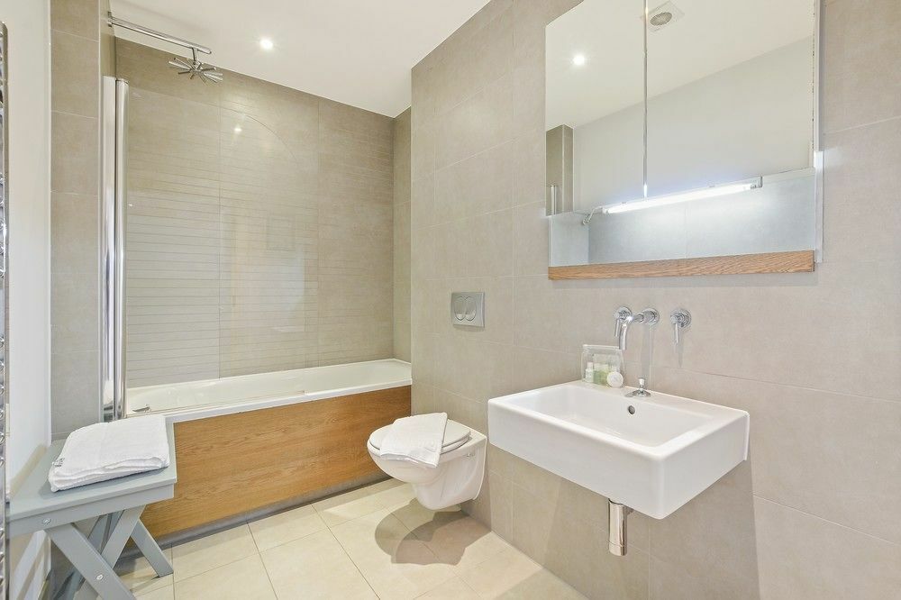Stylish 2 Bedroom Flat With Balcony In Londyn Zewnętrze zdjęcie