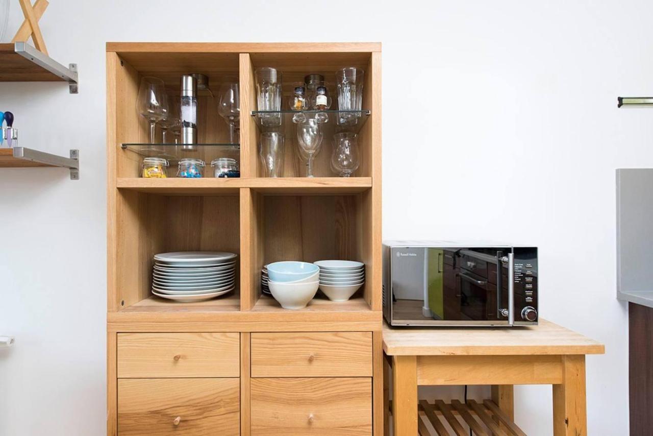 Stylish 2 Bedroom Flat With Balcony In Londyn Zewnętrze zdjęcie